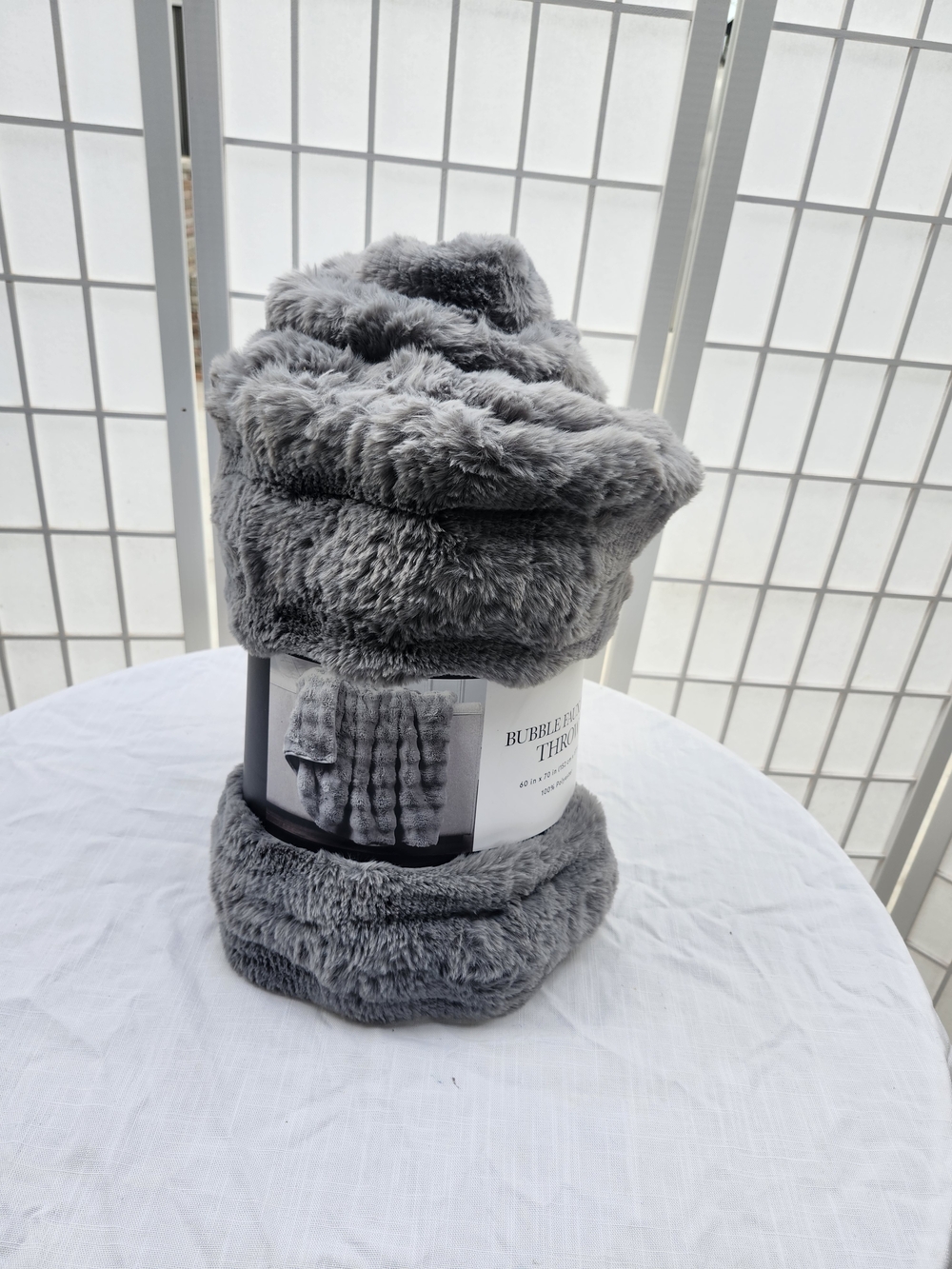 Bubble Faux Fur Throw Blanket in Grey